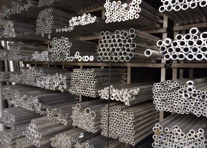 Tube en aluminium 6082, 5083, 5086, 5052, 6063, 7075, 1100 tuyau